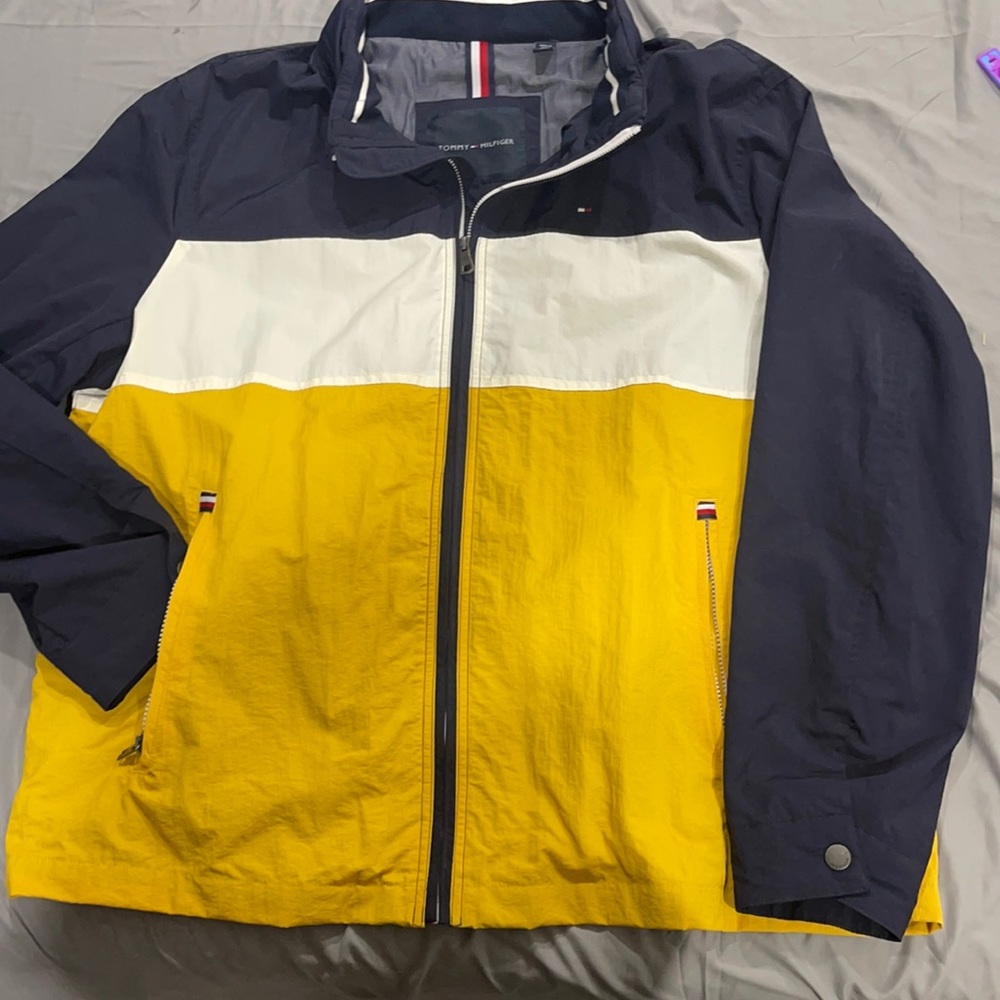 Tommy hilfiger wind breaker